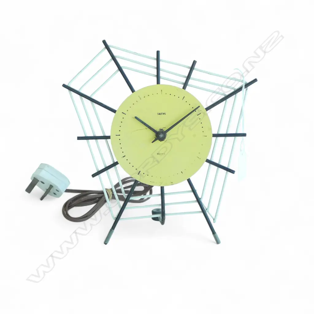 VINTAGE SMITHS ELECTRIC CLOCK w. SPIDER WEB FRAME H.225mm Image 1++