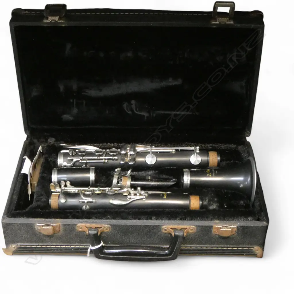 OLD CASED CLARINET  Image 1++