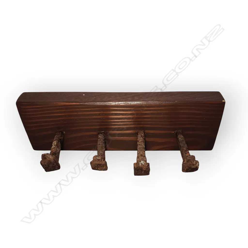 RUSTIC RAILROAD SPIKE COAT RACK Image 1++