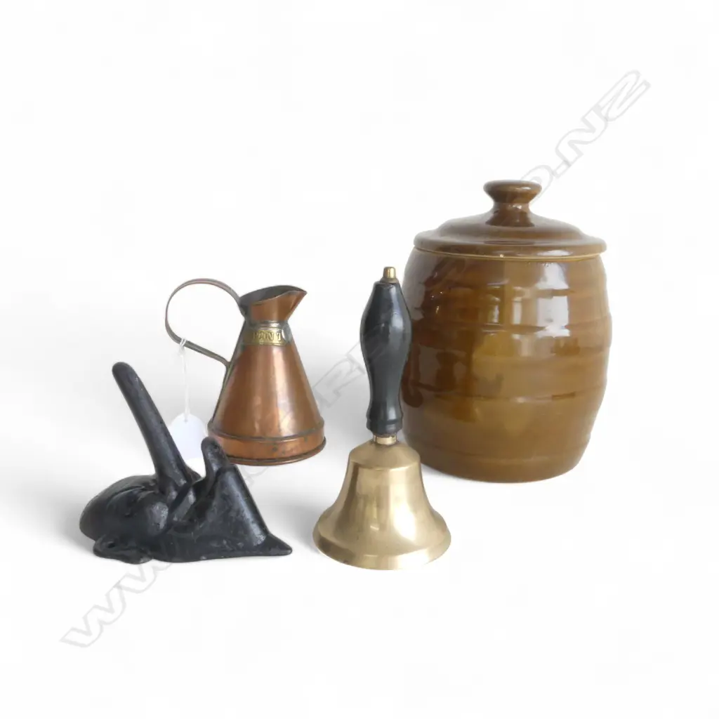 LIDDED CROCK H.210mm HAIRLINE, COPPER 1/2 PINT JUG, BELL, CAST IRON WALL HOOK (FACE w. LONG NOSE) Image 1++