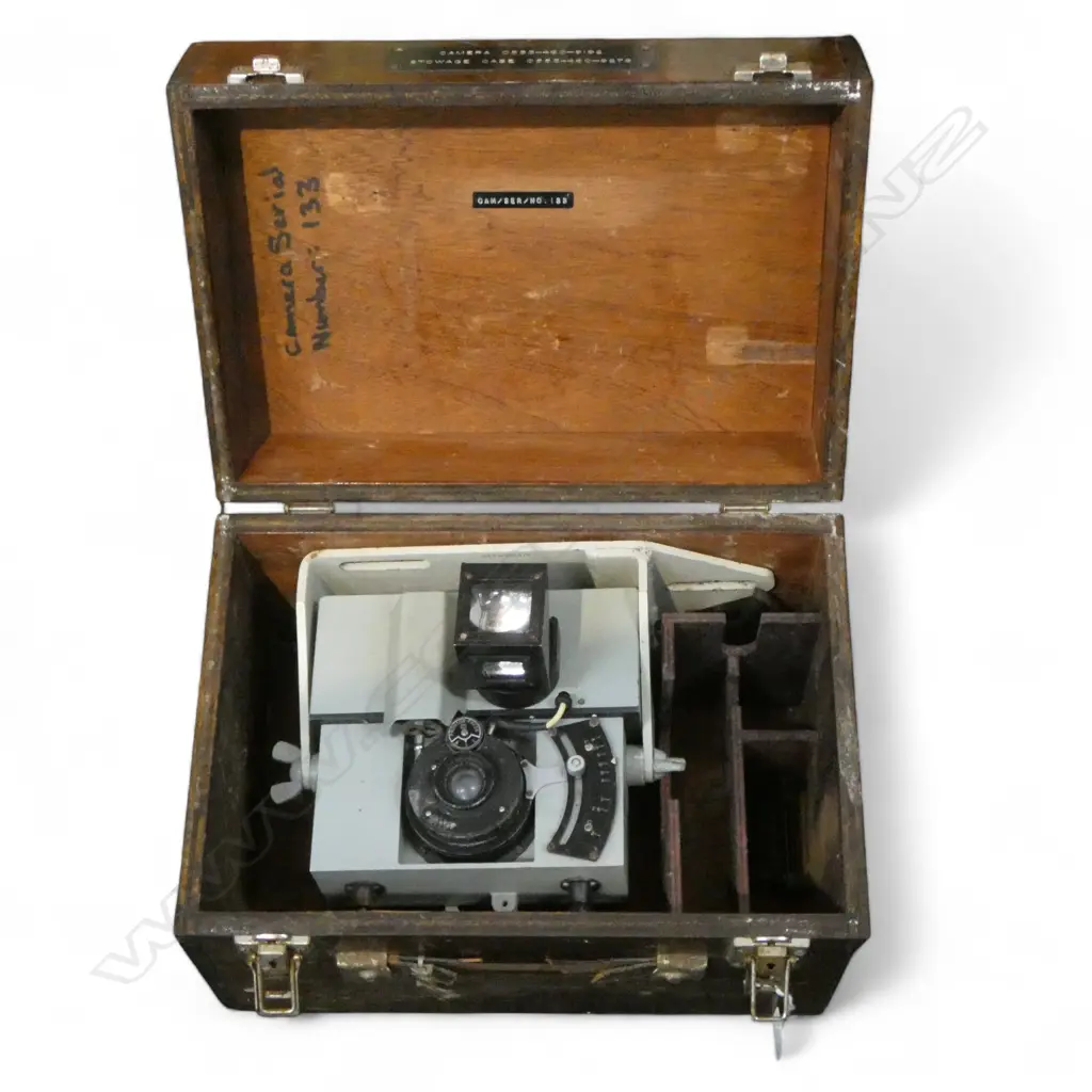 AUTOMATIC DIAL RECORDING CAMERA BY D. SHACKMAN & SONS IN WOODEN CASE W.340mm Image 1++