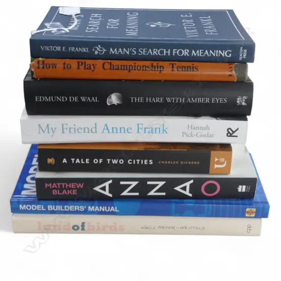 A GROUP OF ASSORTED BOOKS 