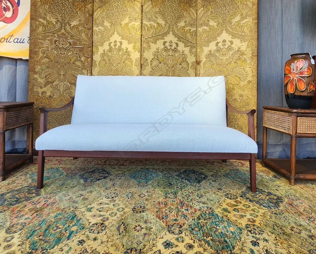 MID CENTURY SOFA 1300x700x760mm Image 1++