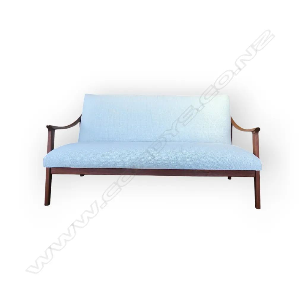 MID CENTURY SOFA 1300x700x760mm Image 1++