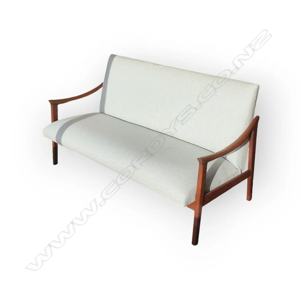 MID CENTURY SOFA 1300x700x760mm Image 1++