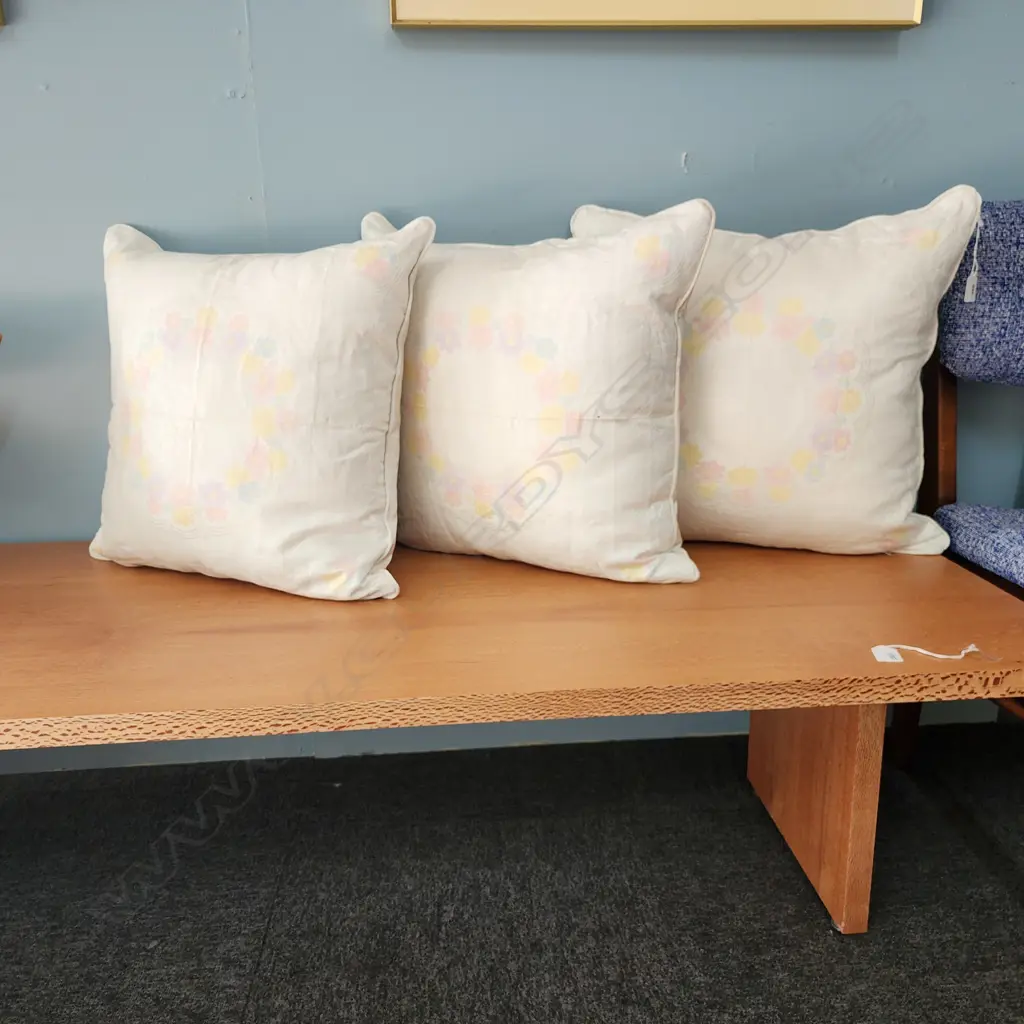 SET OF 3 PURE LINENS CUSHION - NORTHERN IRELAND LINEN Image 1++