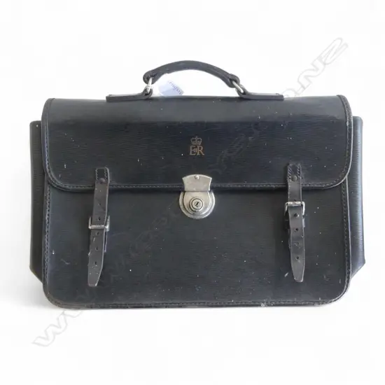 VINTAGE LEATHER QUEEN ELIZEBETH 2 DISPATCH SATCHEL L450MM