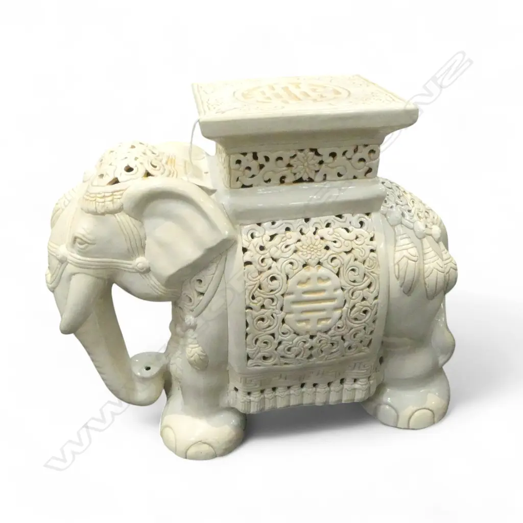 WHITE CERAMIC ELEPHANT STOOL H.380mm Image 1++