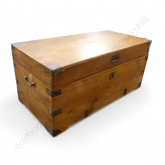 Small camphorwood trunk w brass binding and carry handles. 830 x 410 x 380mm