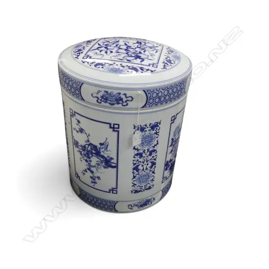 ORIENTAL B/W GARDEN STOOL H.410mm