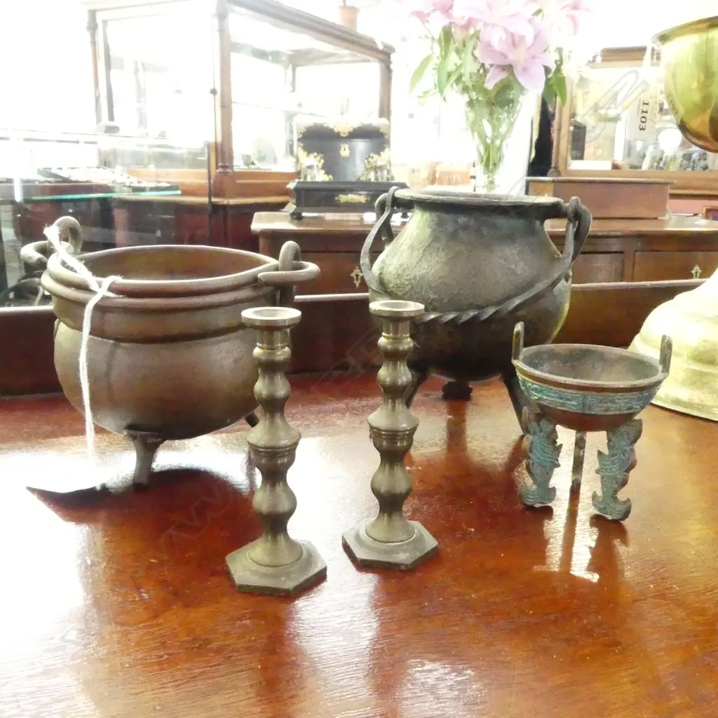 FIVE SMALL COPPER + METAL COLLECTABLES Image 1++