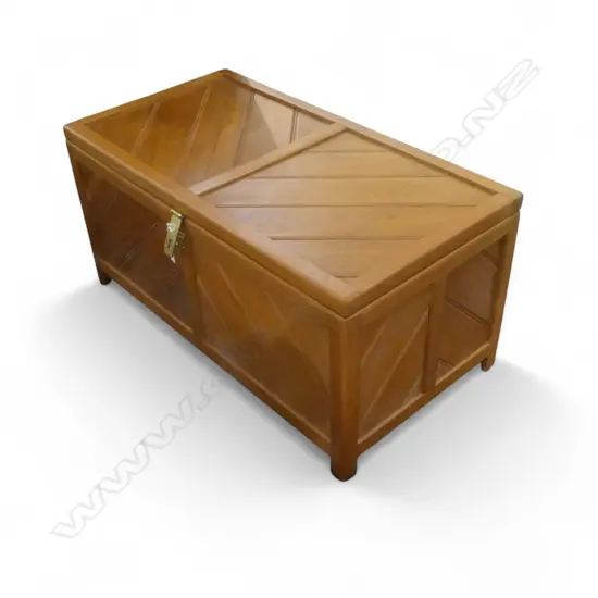 KAURI BLANKET BOX BRASS CATCH H480 L1000MM