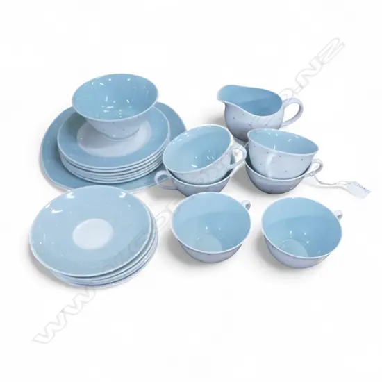 21 PCE SUZY COOPER TEA SET; 6 TRIOS, CAKE PLATE, JUG & SUGAR