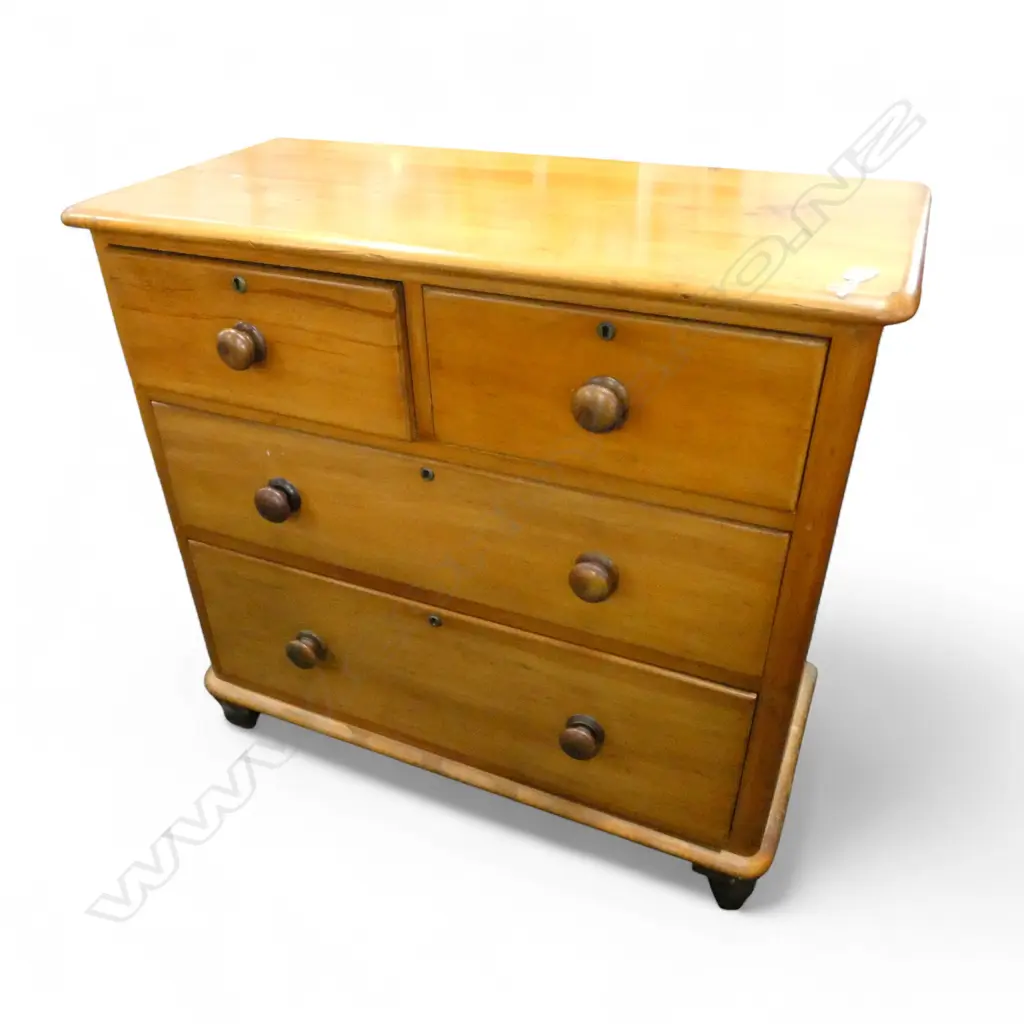 4 DRAWER KAURI, BUN HANDLED CHEST 1010 x 480 x 980mm Image 1++