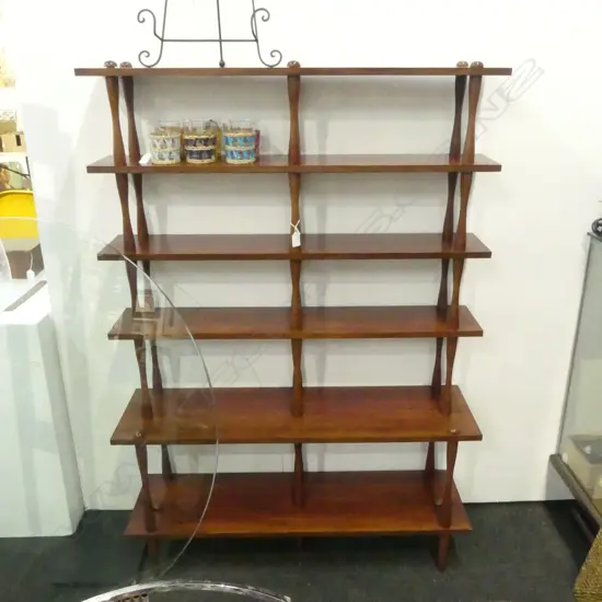 MID-CENTURY SHELVING UNIT 1420x1000