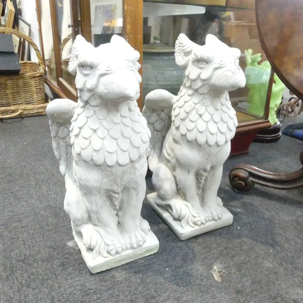 PR CONCRETE GARDEN GRIFFINS H.550mm Image 1++