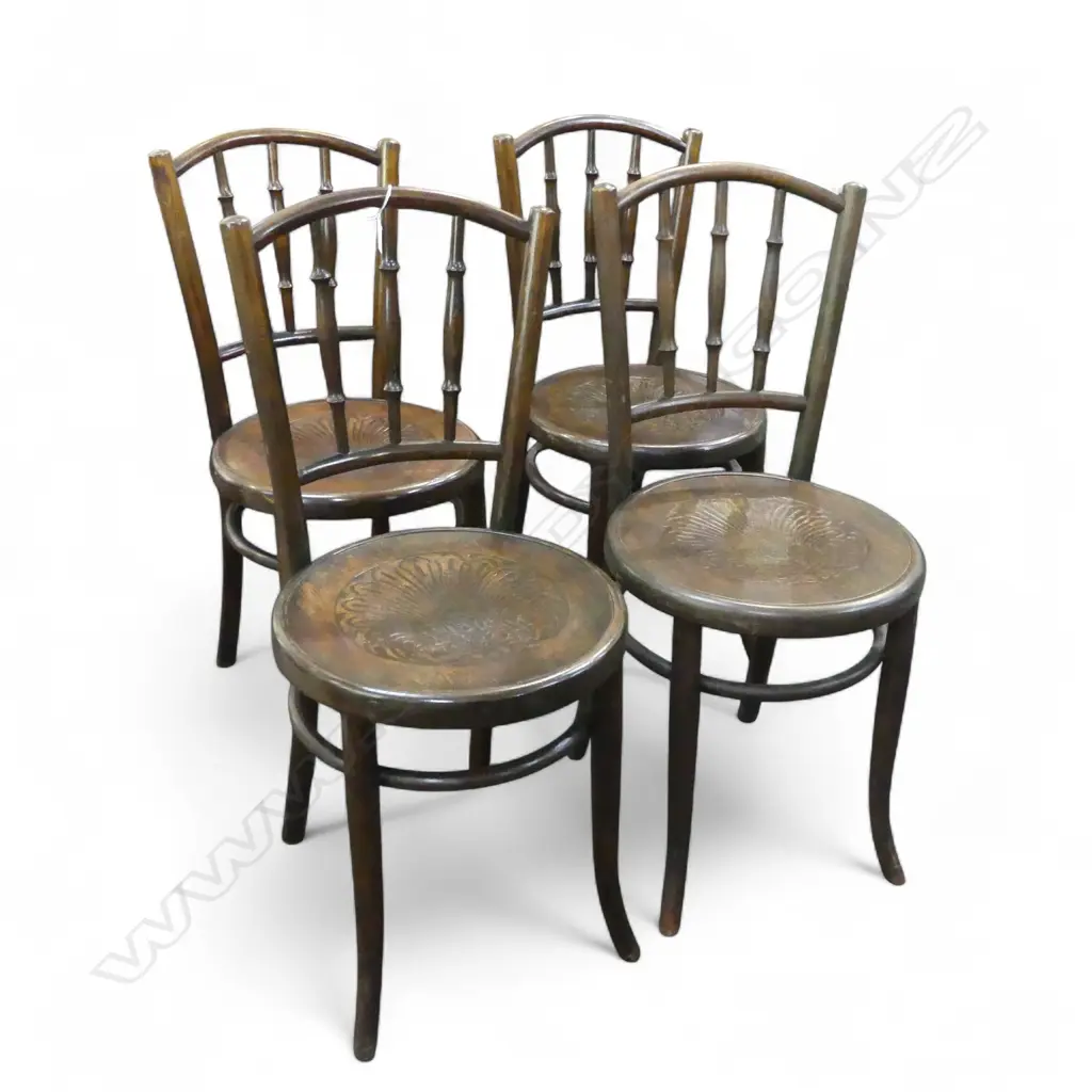 4 BENTWOOD DINING CHAIRS Image 1++