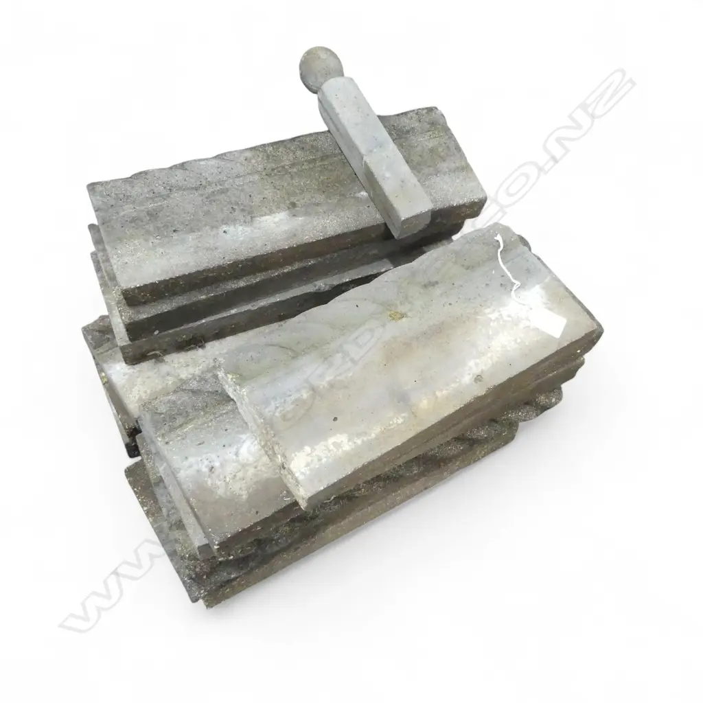 ASST. ROPE TOP EDGE PAVERS largest L.450 H.160mm Image 1++