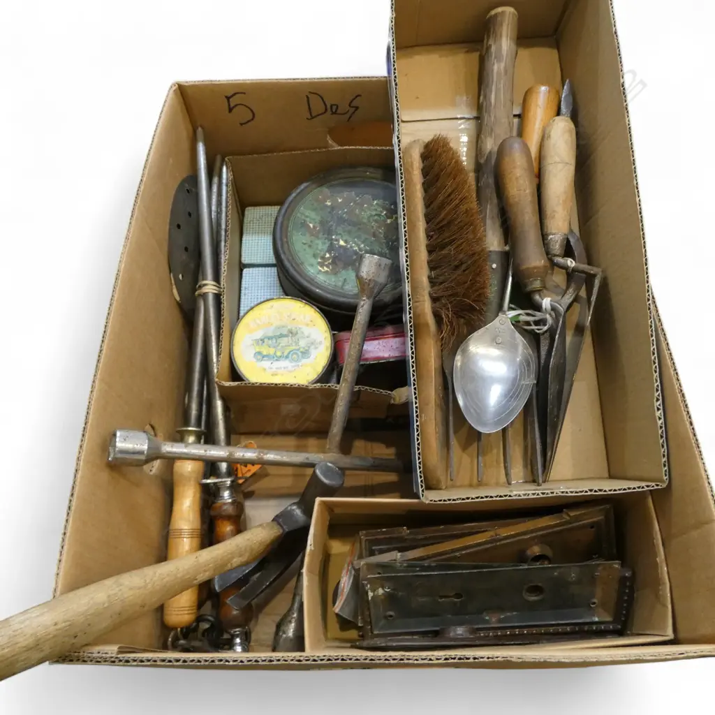 ASST. TOOLS, TINS, FITTINGS etc Image 1++
