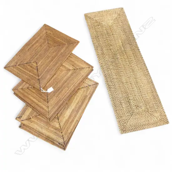 6 WOVEN PLACEMATS 305x435mm + 1 LARGE 300x905mm