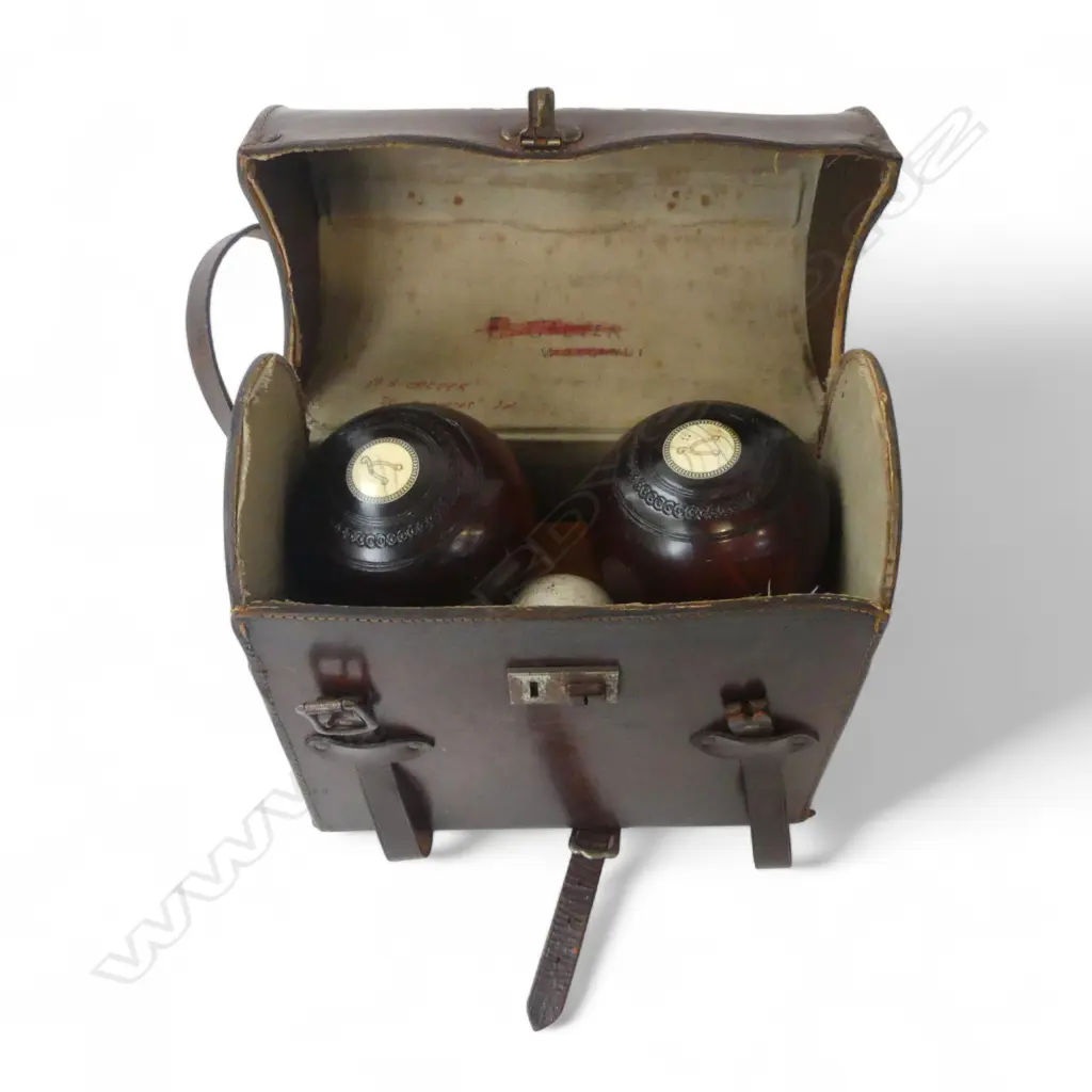 4 WOODEN BOULES IN LEATHER CARRY CASE Image 1++