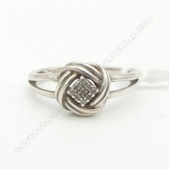 SILVER DIAMOND KNOT RING SIZE P