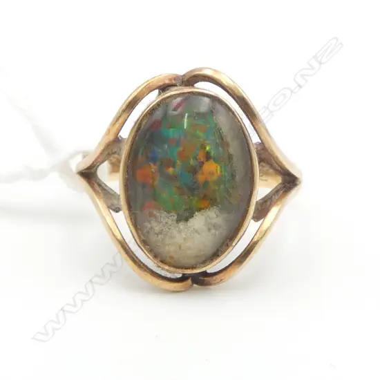 9CT GOLD AND OPAL RING 3.49gms A/F to opal size O