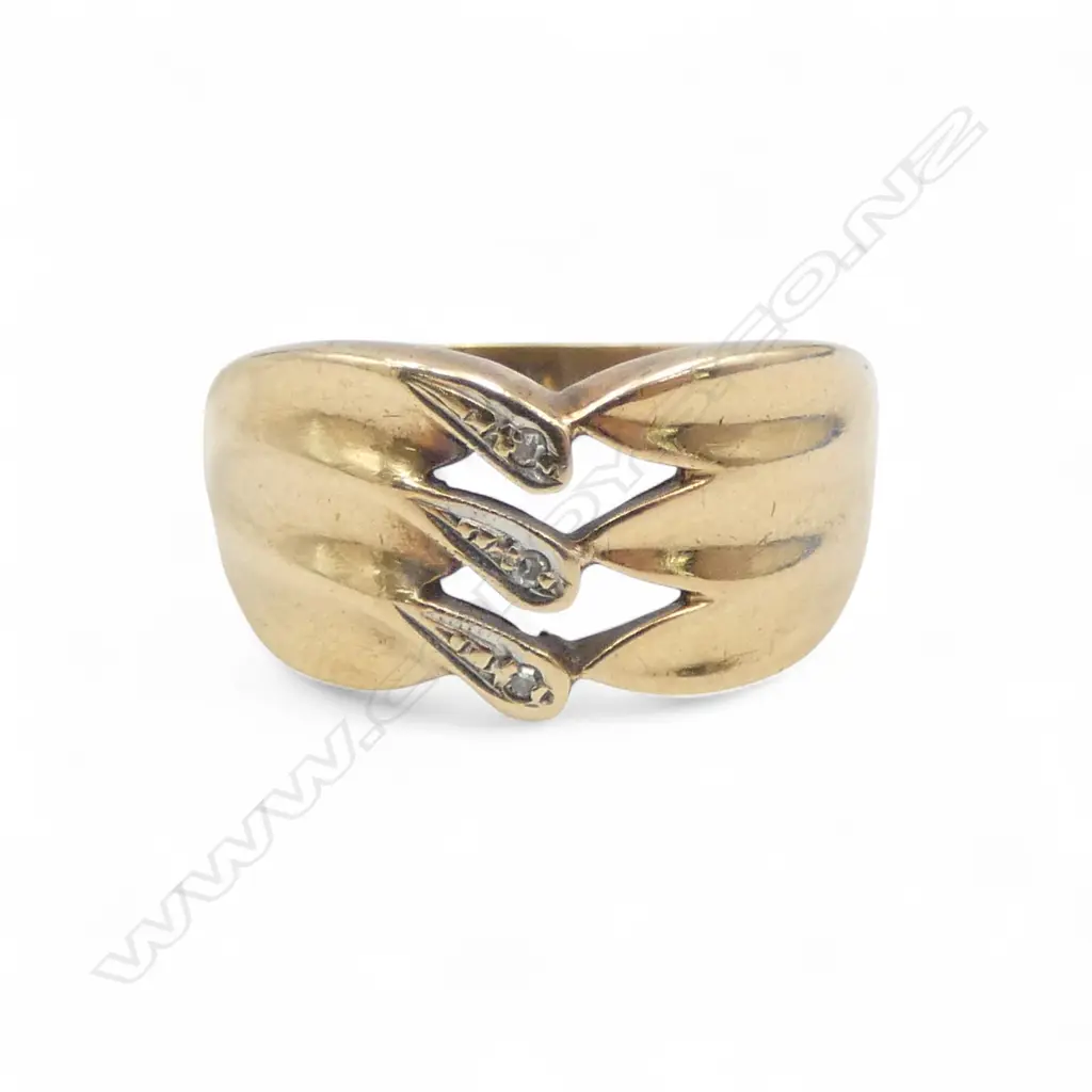 9ct TRIPLE STRAND DIAMOND RING, 3.78gm SIZE U1/2 Image 1++