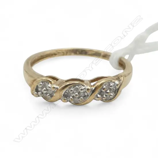 9ct DIAMOND RING, SIZE N