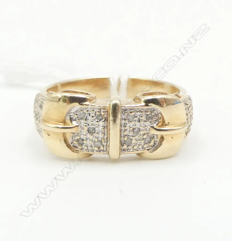 9ct GOLD & DIAMOND BUCKLE RING, 4.95gm SIZE R1/2 Image 1++
