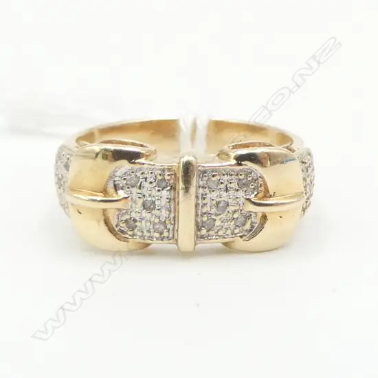9ct GOLD & DIAMOND BUCKLE RING, 4.95gm SIZE R1/2