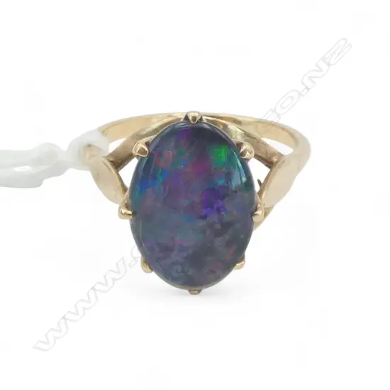 VINTAGE 9ct GOLD RING with lge OPAL doublet 3.3gms SIZE R