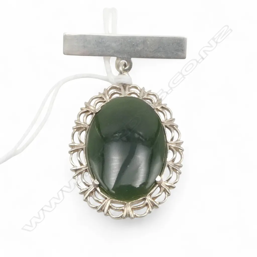 VINTAGE SILVER & POUNAMU DROP BROOCH Image 1++