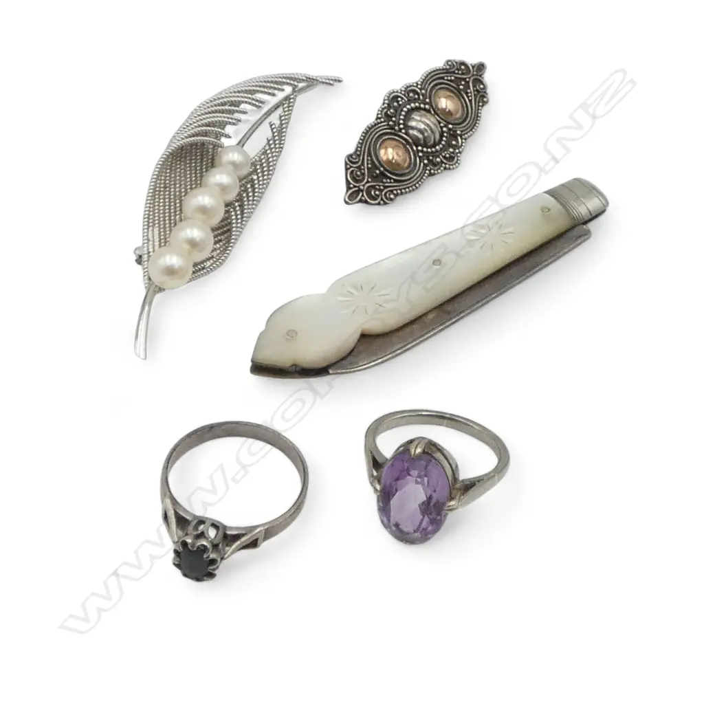 Sheffield 1899 SILVER & MOP FOLDING KNIFE + 2 SILVER RINGS & 2 SILVER BROOCHES Image 1++