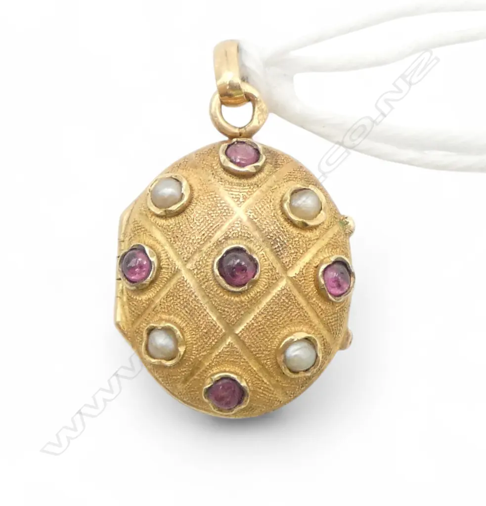 ANTIQUE 15ct GOLD LOCKET set w rubies & seed pearls 2.7gms Image 1++