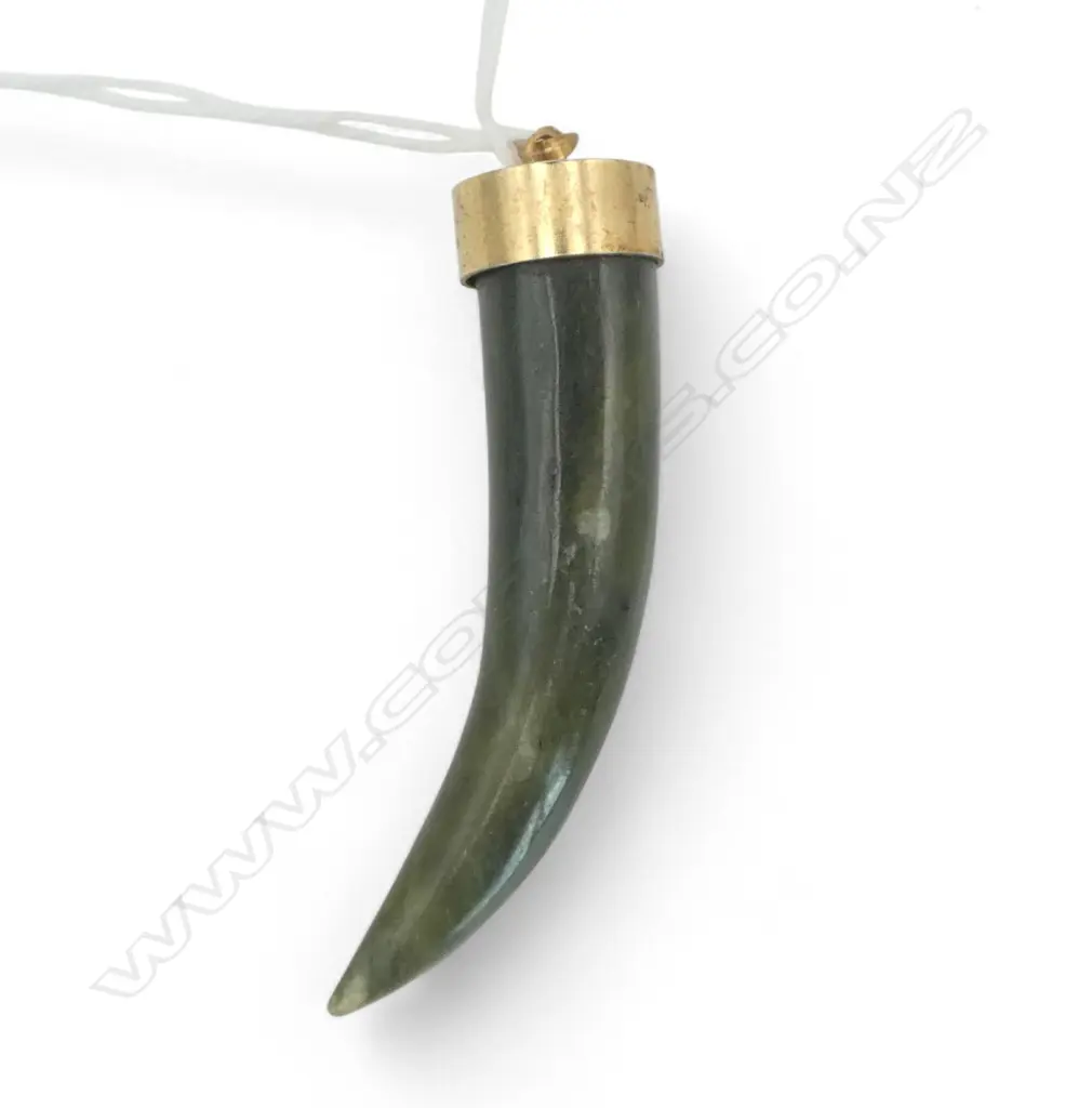 POUNAMU TOOTH PENDANT, L.55mm Image 1++