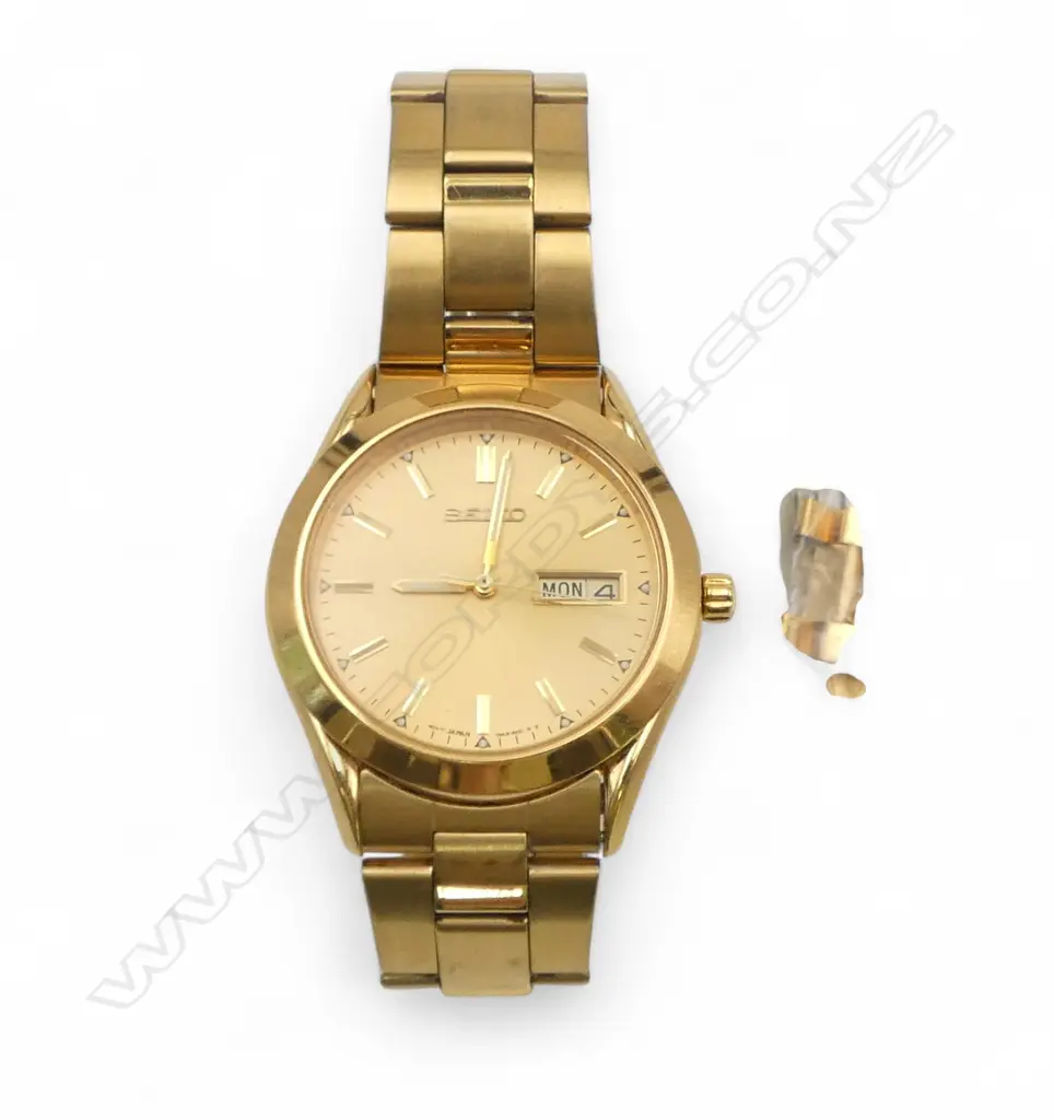 SEIKO GENTS WRISTWATCH with links Image 1++