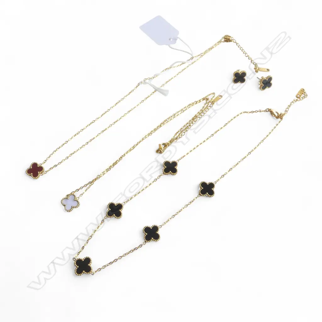 3 COSTUME NECKLACES + PR EARRINGS Image 1++