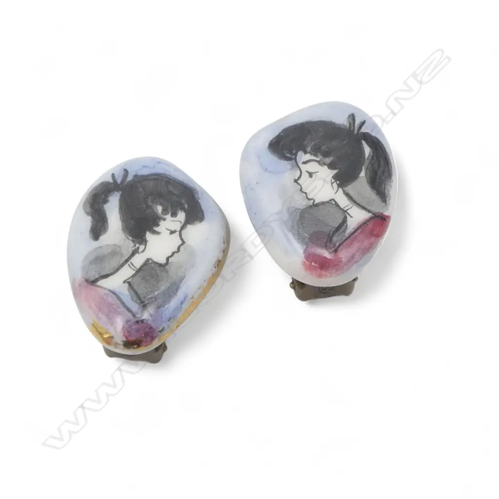 PR GIULIANO FRATTI VINTAGE PAINTED GIRL PORCELAIN CLIP EARRINGS metal fittings marked 'GM' Image 1++