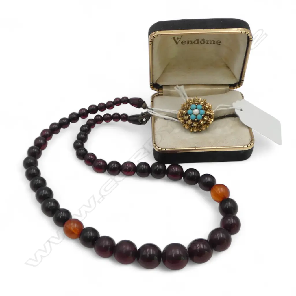 VINTAGE AMBER STYLE PLASTIC NECKLACE + RETRO GOLD PLATE RING Image 1++