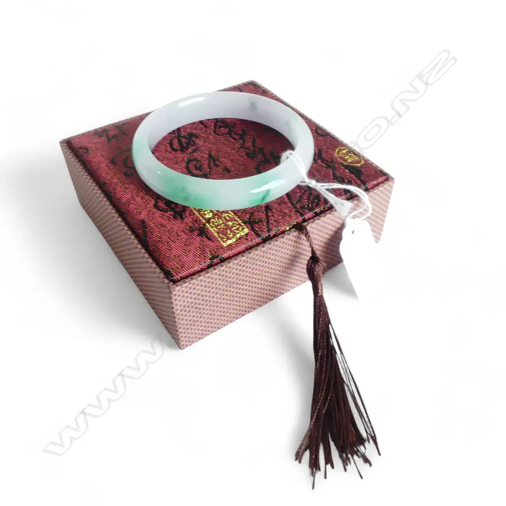 JADE BANGLE, 65mm int. dia, BOXED Image 1++