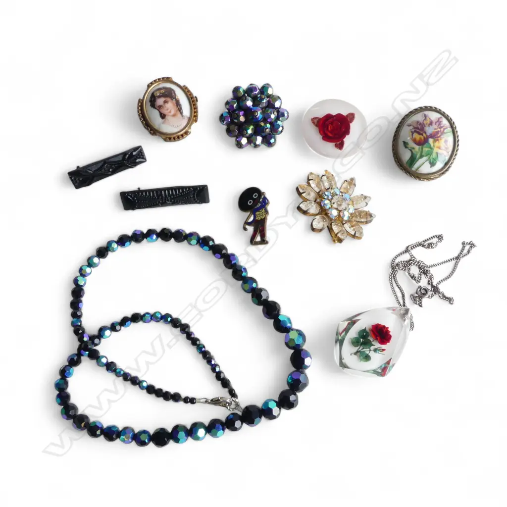 ASST. COSTUME JEWELLERY  Image 1++