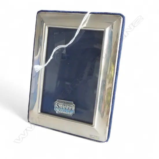 BOXED S/SILVER PHOTO FRAME H120MM