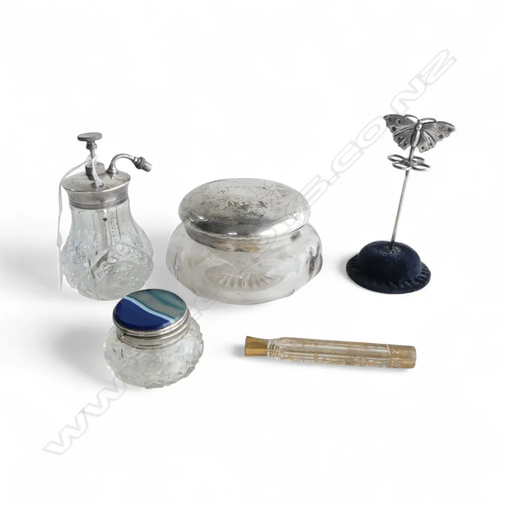 5 ASST. VINTAGE VANITY TABLE ITEMS Image 1++