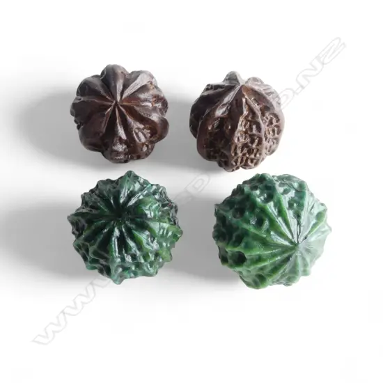 4 ORIENTAL 'WALNUTS' 2+2 40mm dia