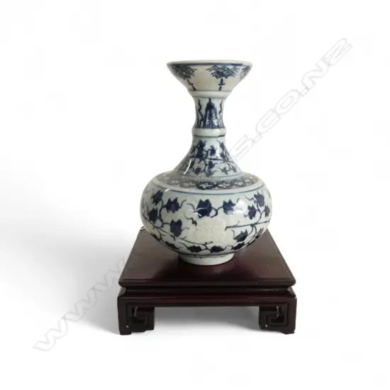 CHINESE BLUE & WHITE VASE ON SQUARE WOOD BASE H280MM
