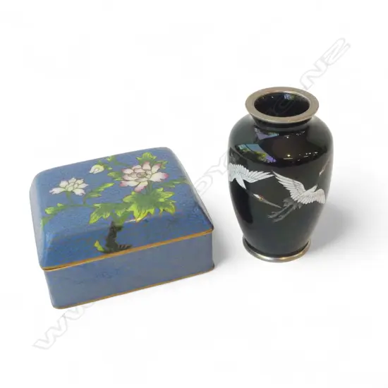 2 PCES CLOISONNE; LIDDED BOX W.100mm & VASE H.95mm