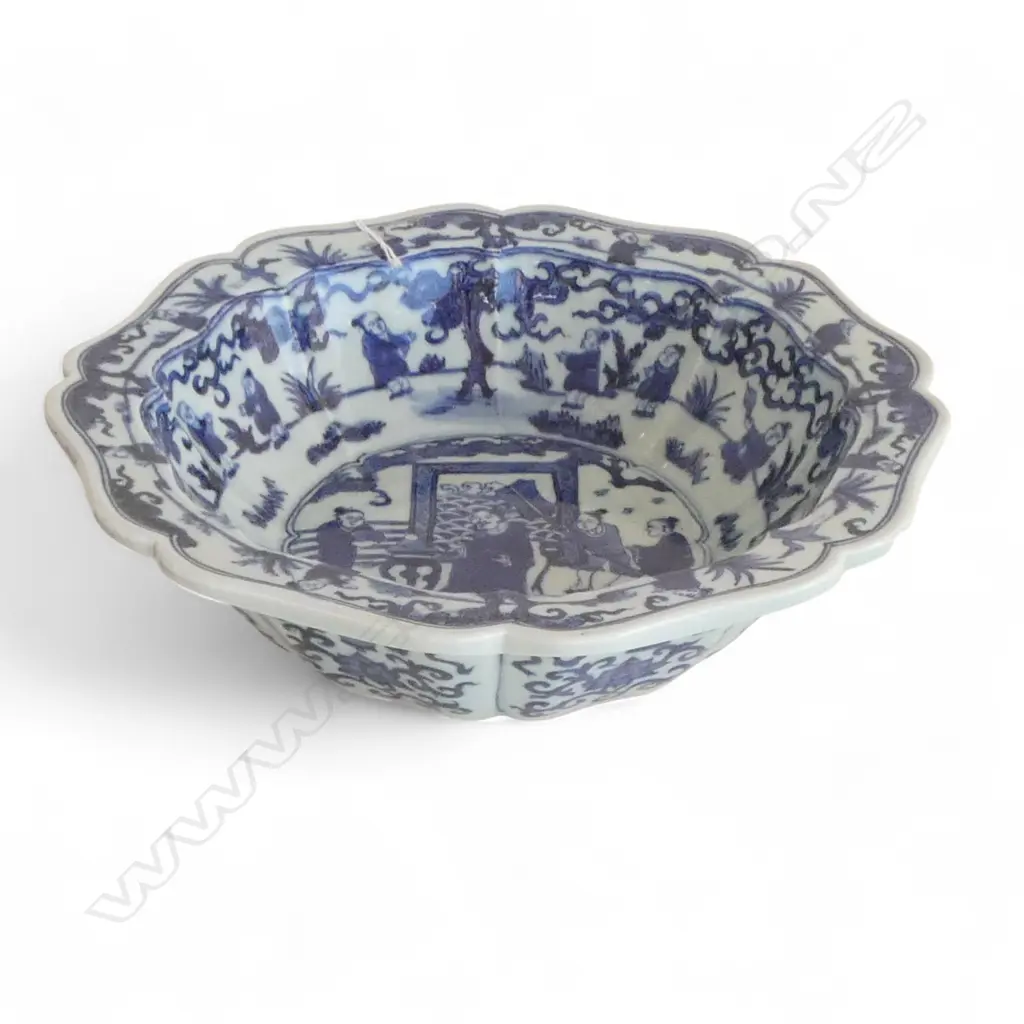 ORIENTAL B/W BOWL, SMALL CHIP TO RIM 330mm dia Image 1++