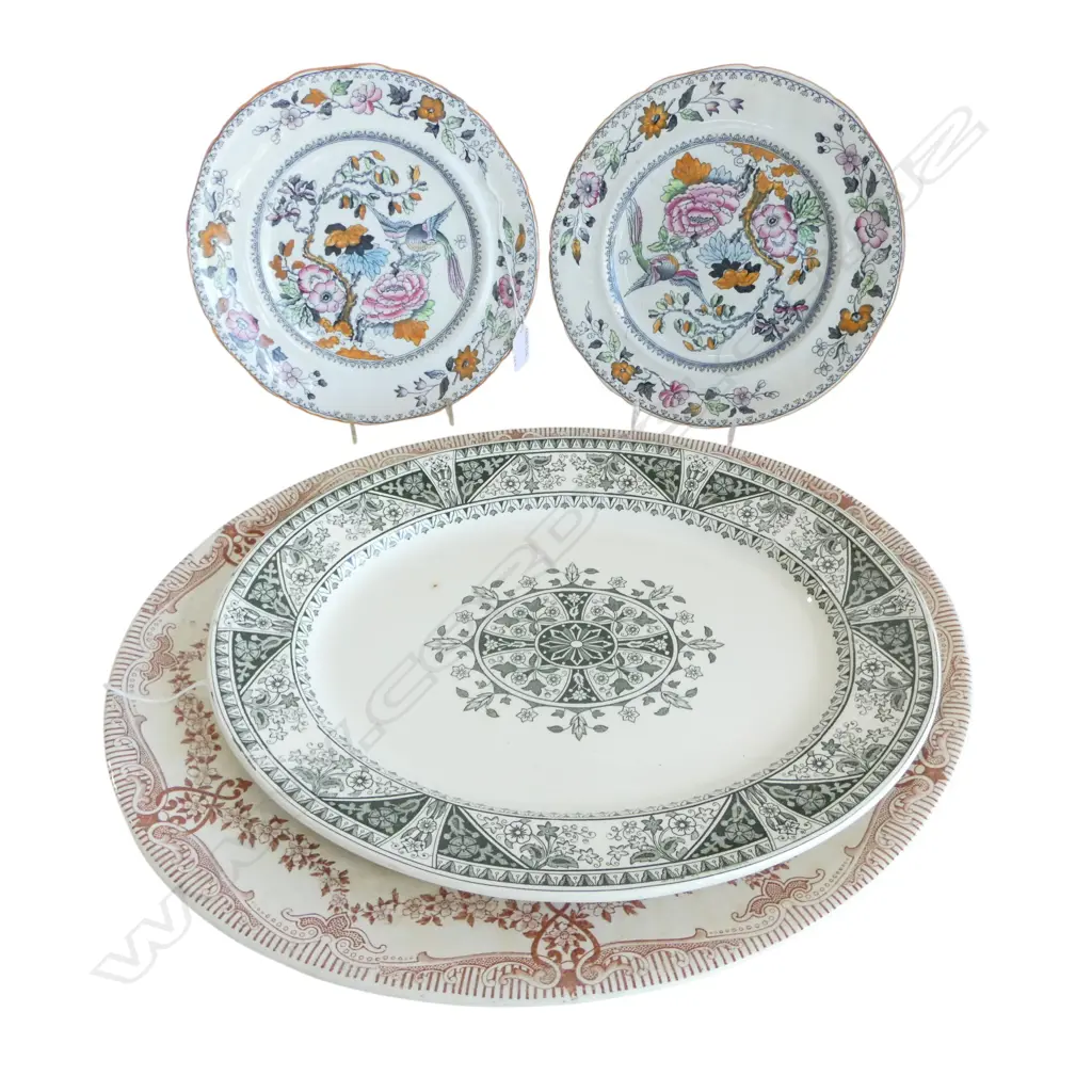 2 VICTORIAN ASHETTES & 2 PLATES Image 1++