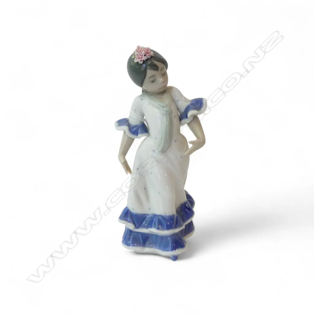 LLADRO #5193 'JUANITA' H.165mm + BOX Image 1++
